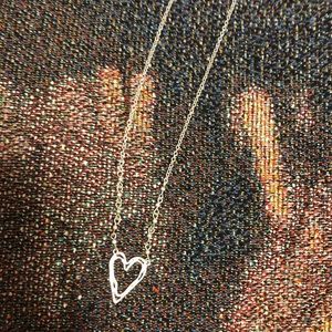 Drawn heart design necklace